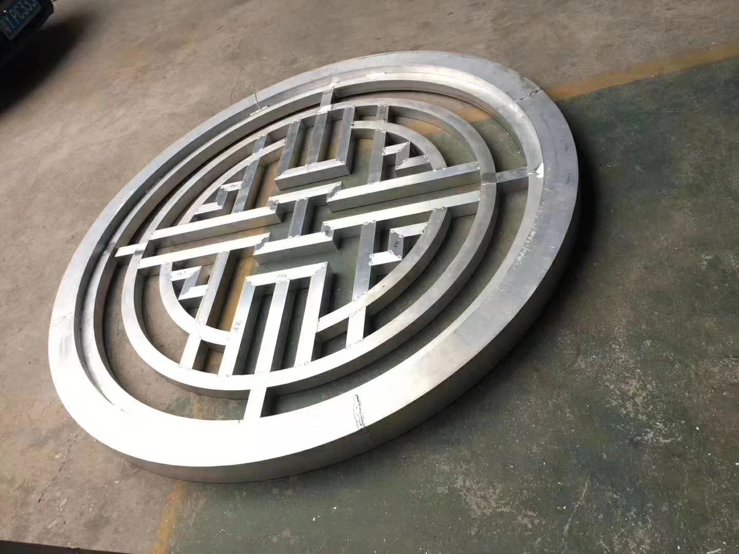 方管焊接鋁窗花